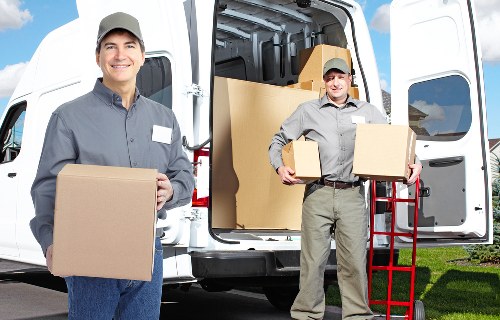 A moving van serving homes and businesses around Sydenham