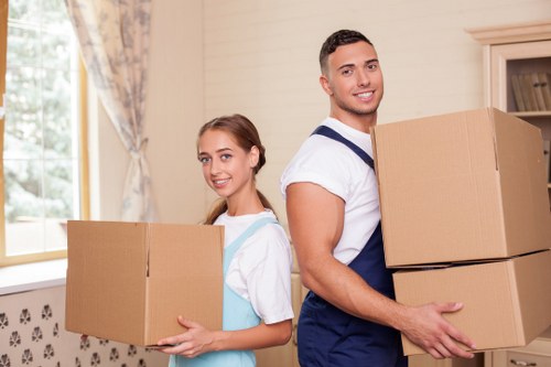 Local moving help for flats and houses in Sydenham